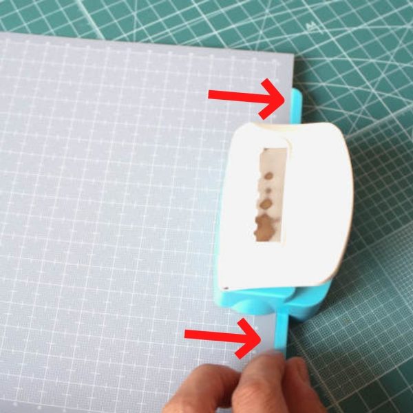 HGディテールパンチ使い方工程①写真