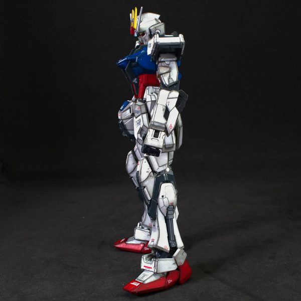RGエールストライクガンダム（エールストライカーなし）左から写真
