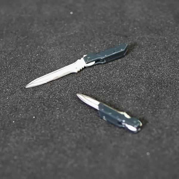 コンバットナイフアーマー・シュナイダー写真