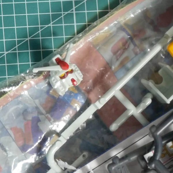 未開封組立頭部写真