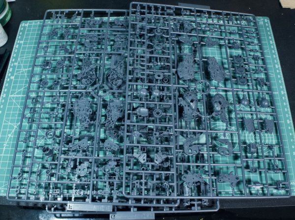 インナーフレームパーツ