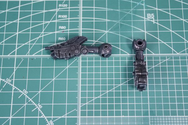 腕（内部フレーム）組立後