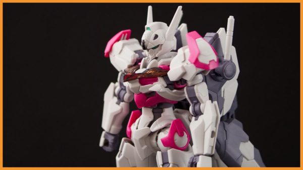 ガンダムルブリス左斜め前写真アップ
